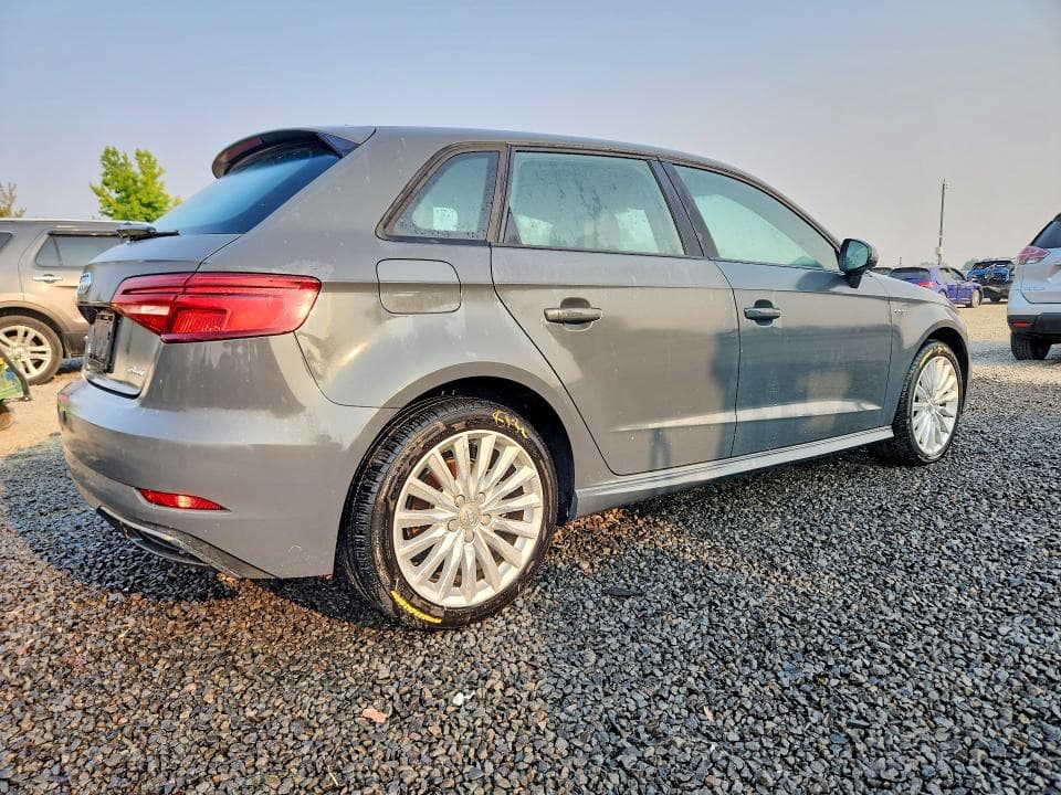 2017 AUDI A3 E-TRON PREMIUM 3