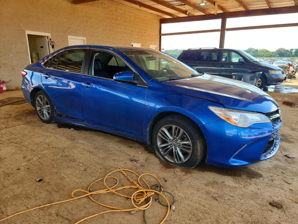 2017 TOYOTA CAMRY SE 4