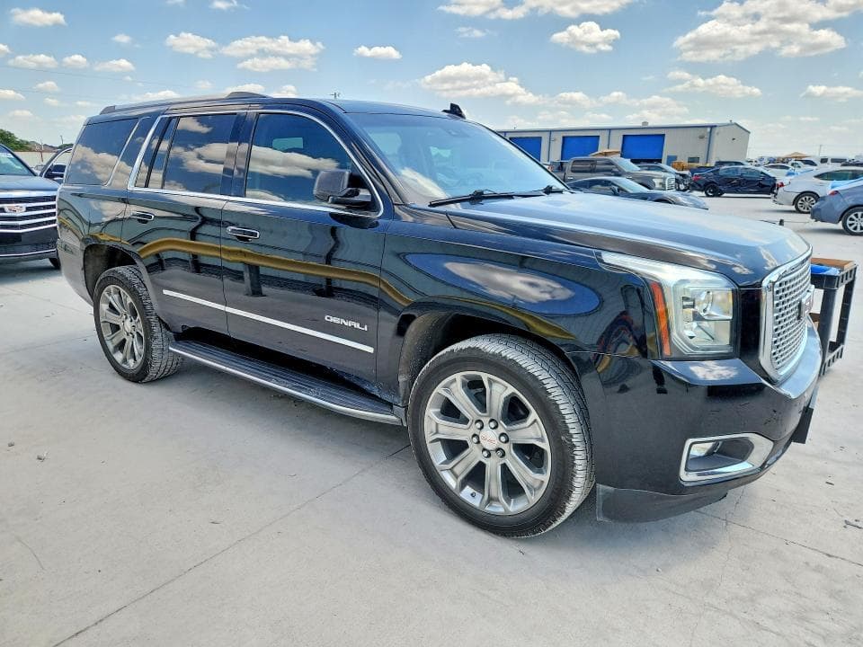 2019 GMC YUKON DENALI 4