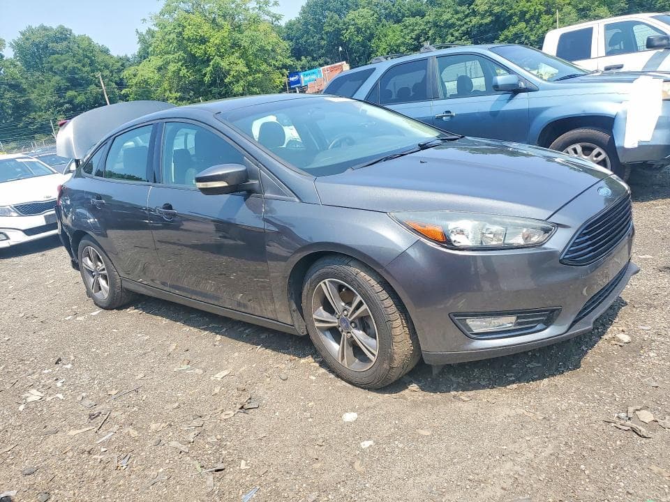 2017 FORD FOCUS SE 4