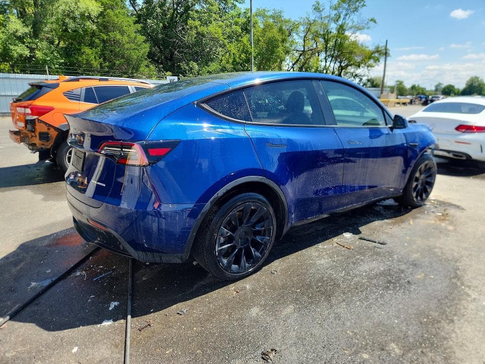 2024 TESLA MODEL Y 3