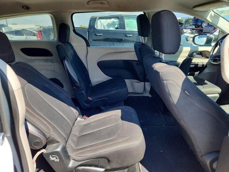 2017 CHRYSLER PACIFICA TOURING 11