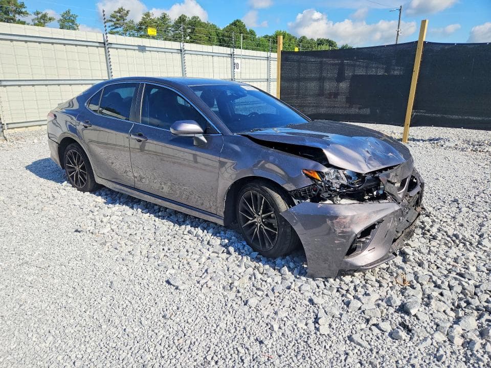 2021 TOYOTA CAMRY SE 4
