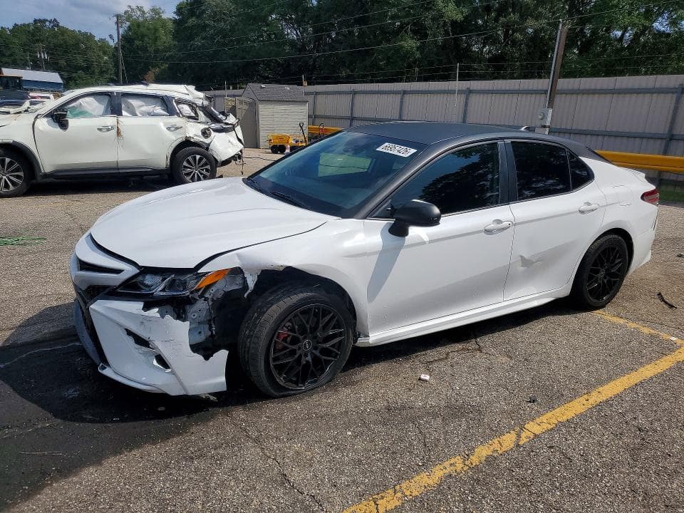2020 TOYOTA CAMRY SE - 1