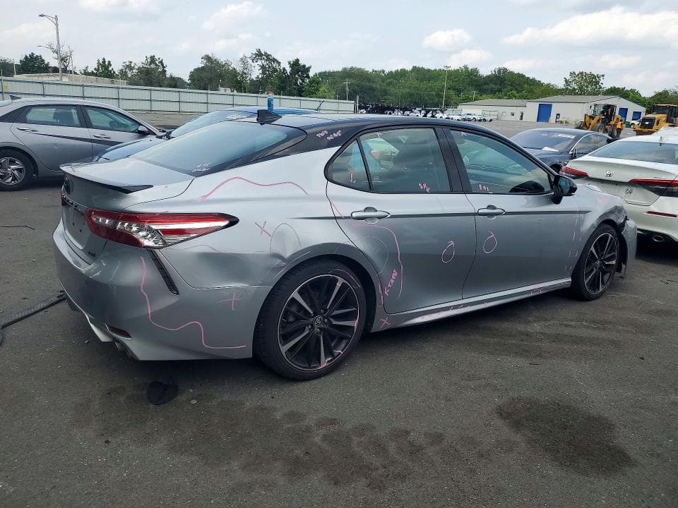 2020 TOYOTA CAMRY XSE 3