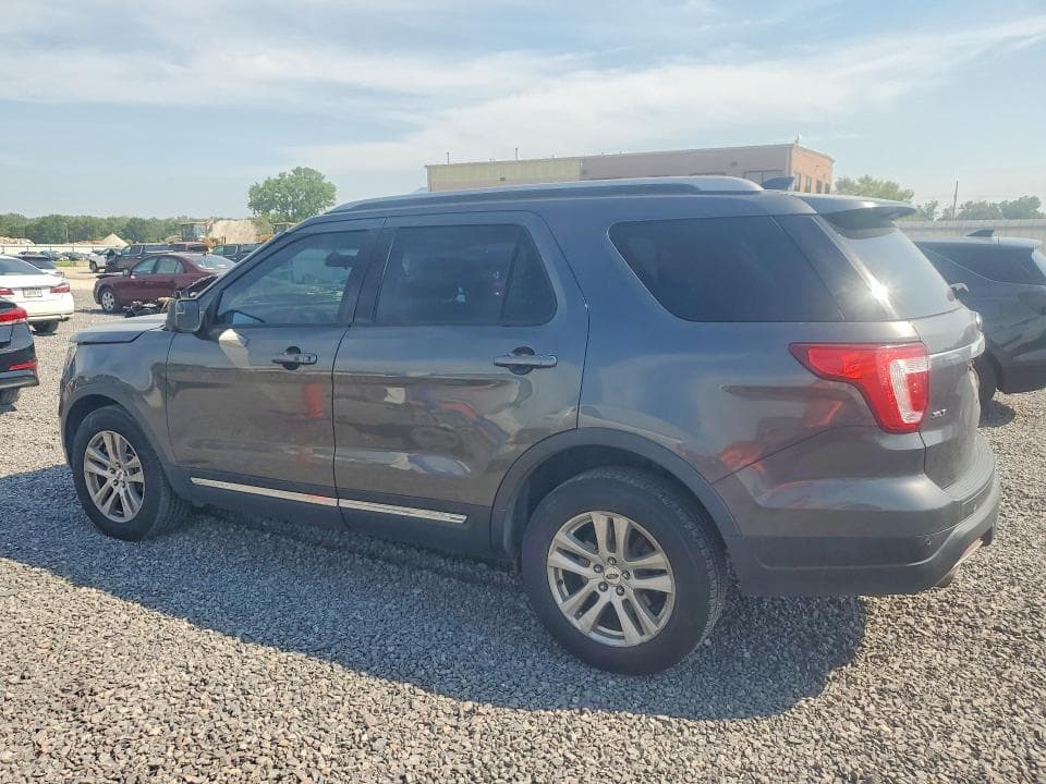 2018 FORD EXPLORER XLT 2