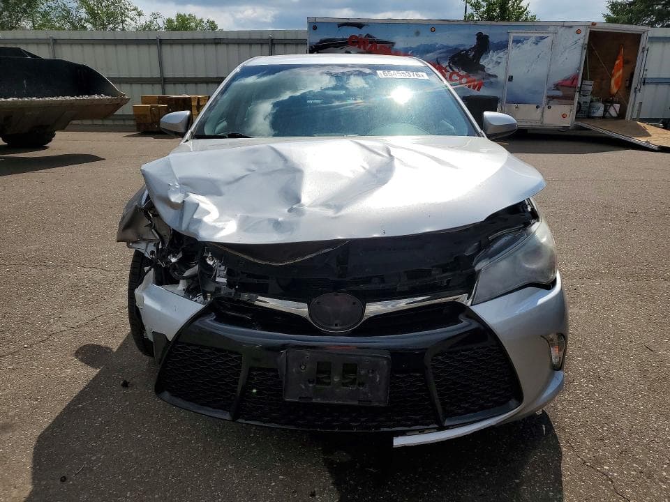 2017 TOYOTA CAMRY SE 5