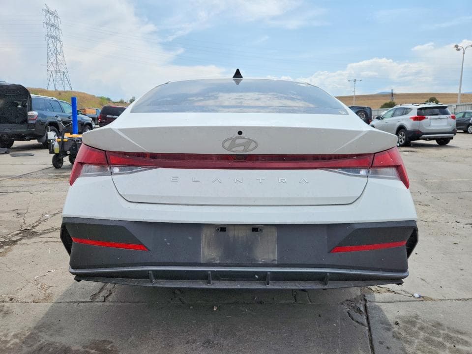 2024 HYUNDAI ELANTRA SEL 6