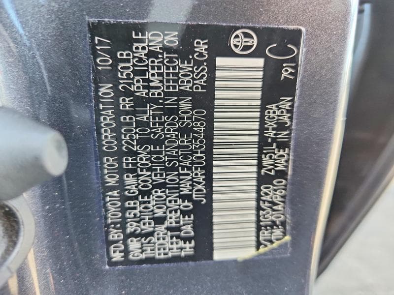 2017 TOYOTA PRIUS THREE 12