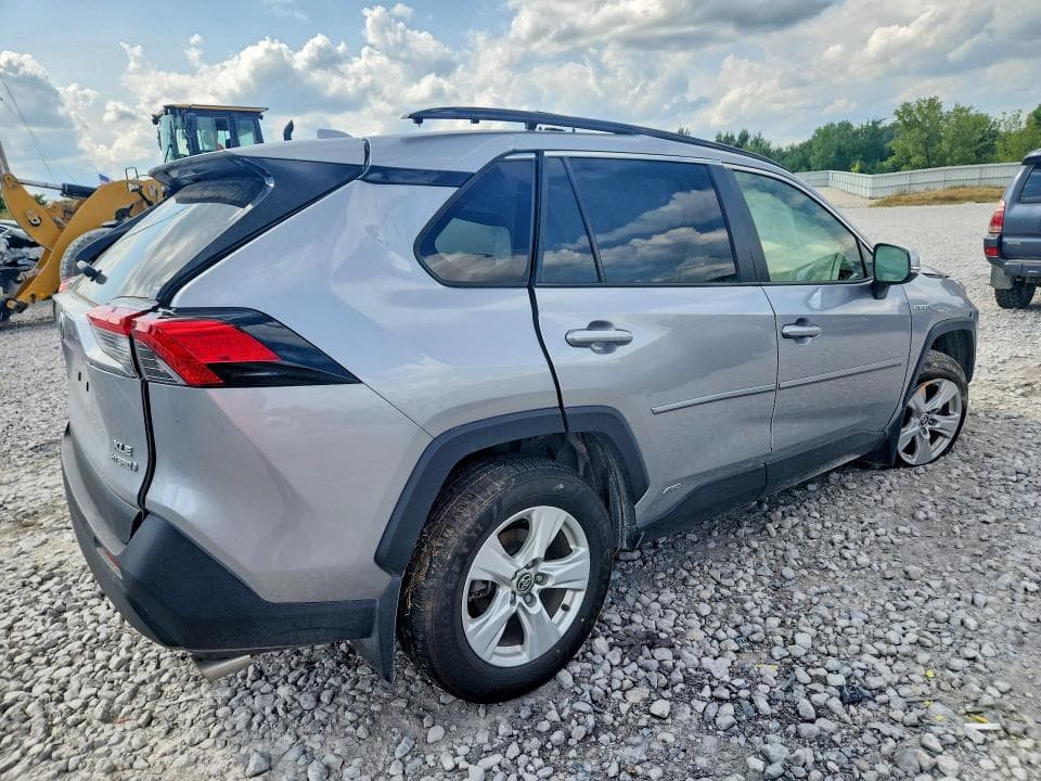 2020 TOYOTA RAV4 HYBRID XLE 3