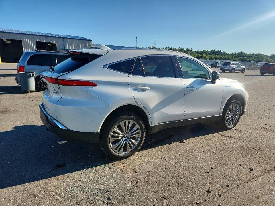 2021 TOYOTA VENZA XLE 3