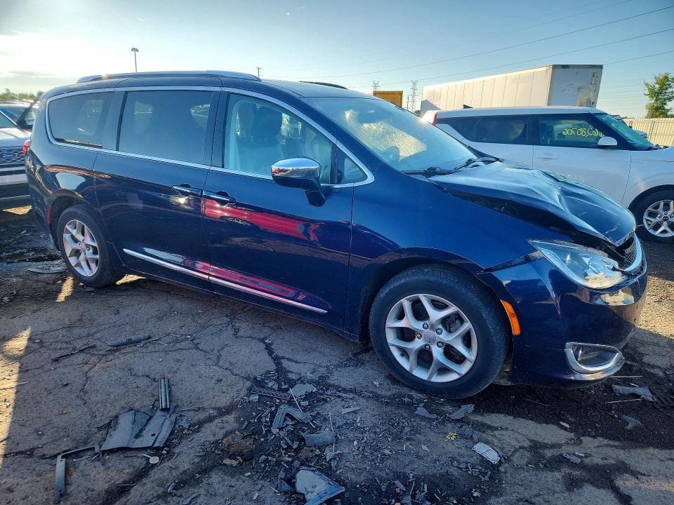 2020 CHRYSLER PACIFICA LIMITED 4