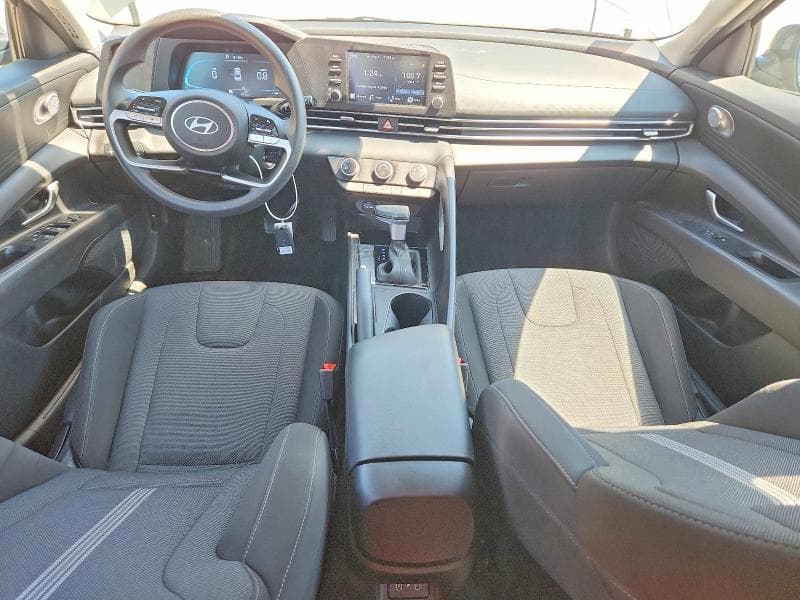 2025 HYUNDAI ELANTRA SE 8