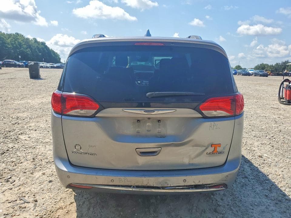 2018 CHRYSLER PACIFICA LIMITED 6