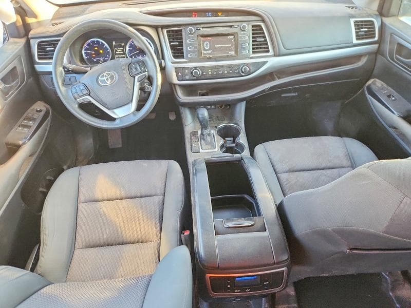 2018 TOYOTA HIGHLANDER LE 8