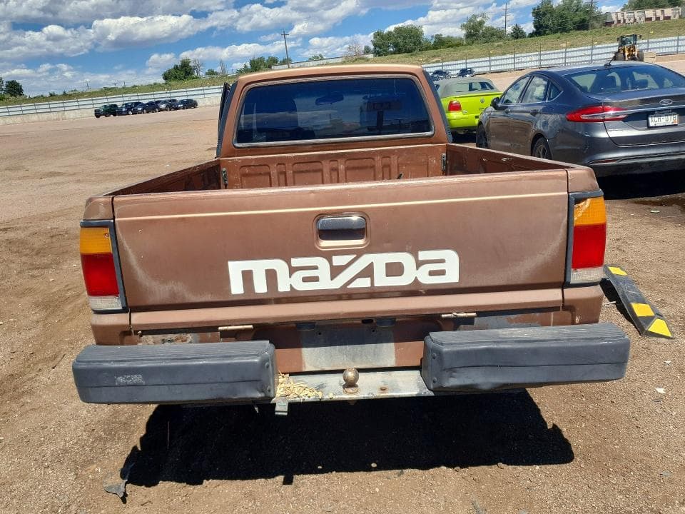 1986 MAZDA B2000 6