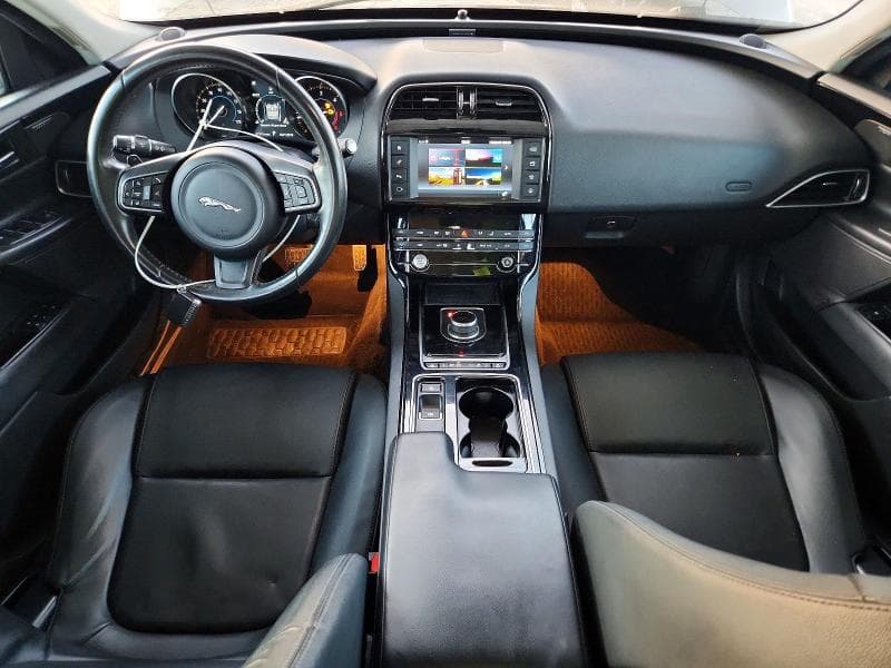 2018 JAGUAR XE PREMIUM 8