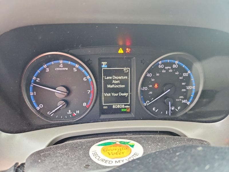 2018 TOYOTA RAV4 XLE 9