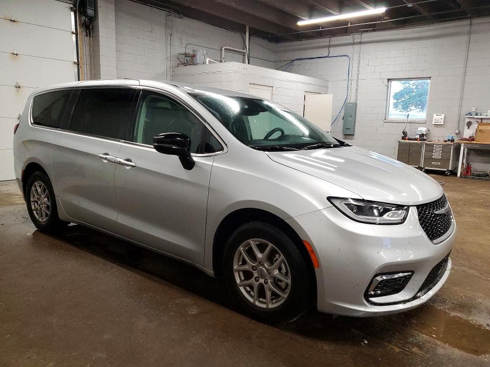 2024 CHRYSLER PACIFICA TOURING L 4