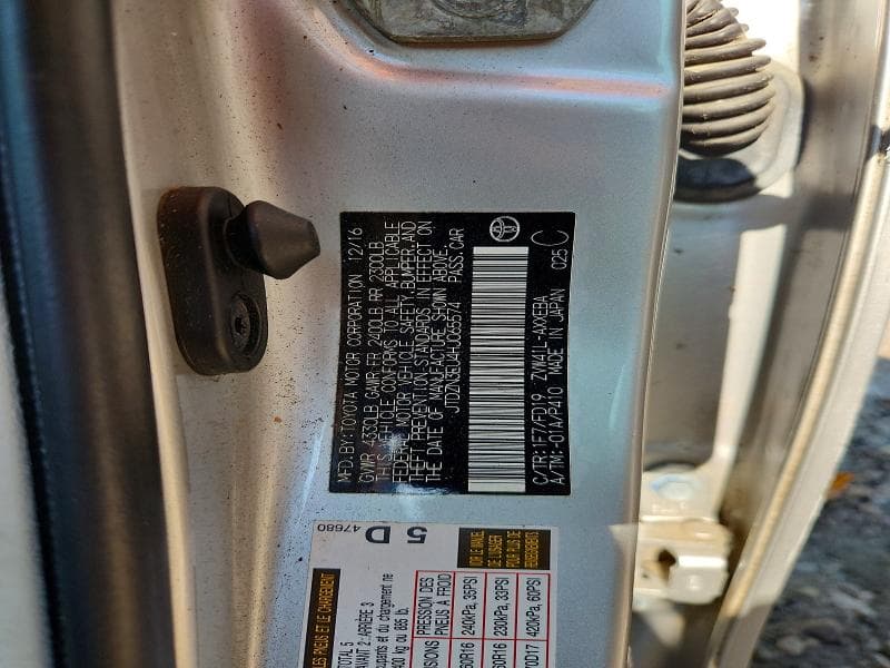 2017 TOYOTA PRIUS V THREE 13