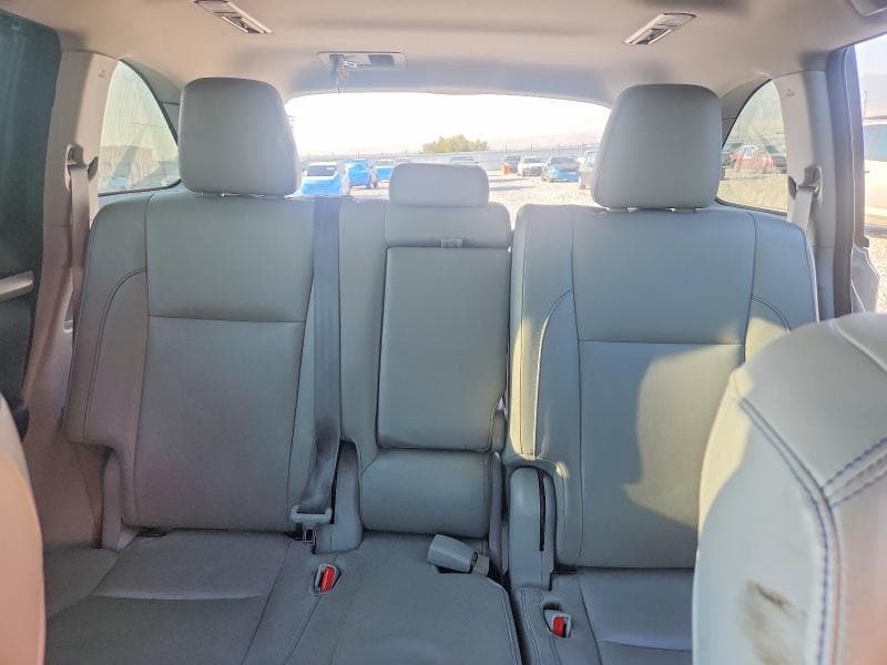 2017 TOYOTA HIGHLANDER XLE 10