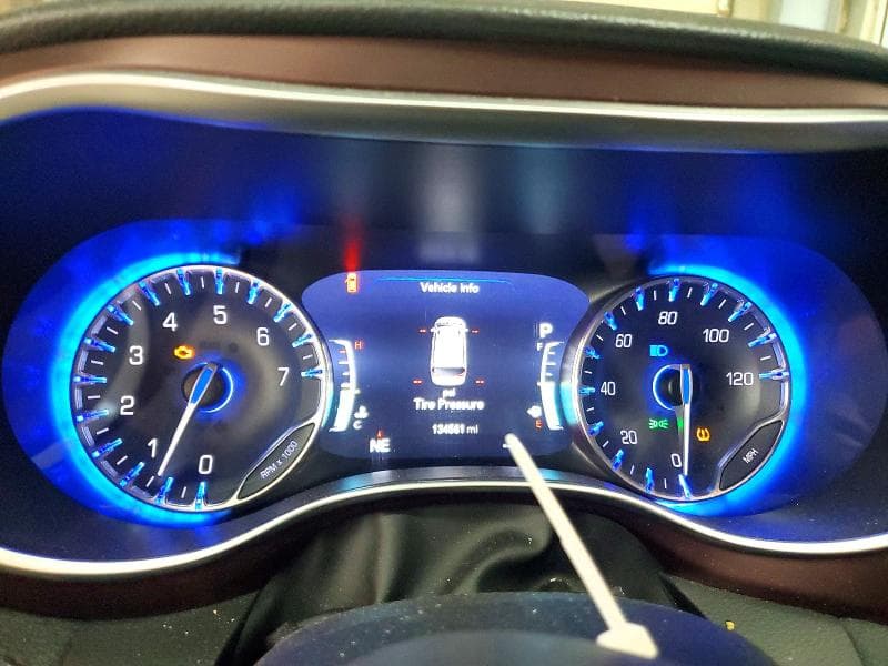 2017 CHRYSLER PACIFICA LIMITED 9