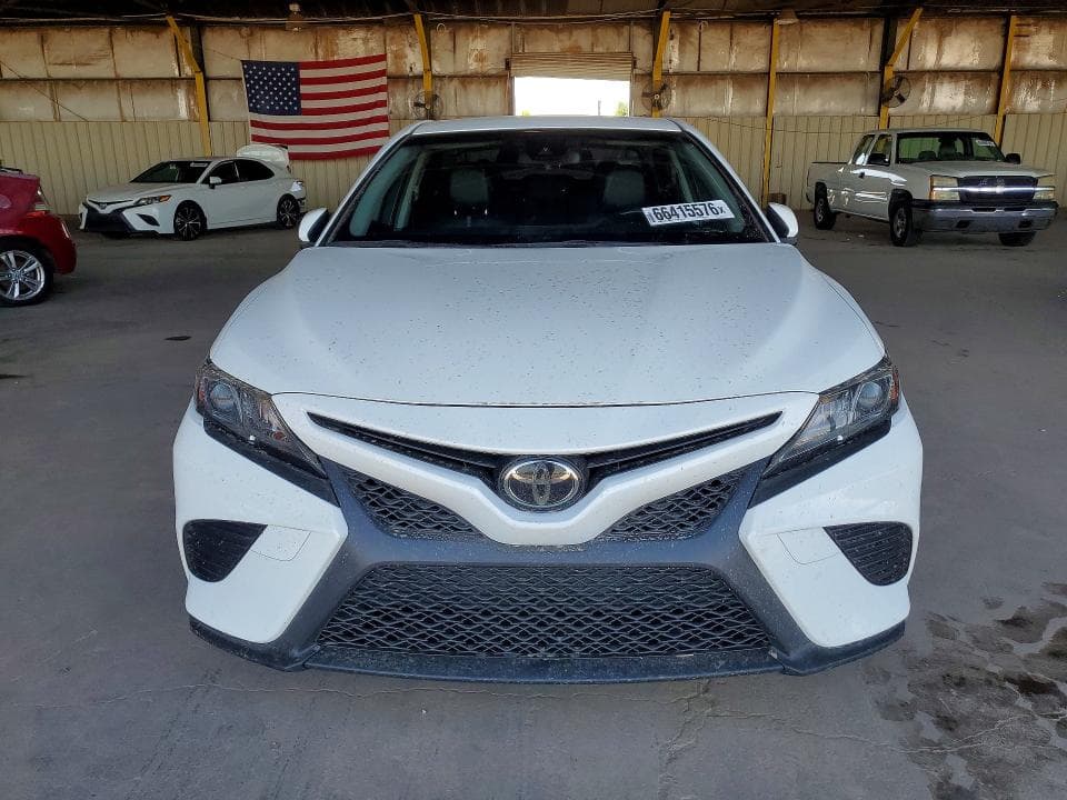 2018 TOYOTA CAMRY SE 5