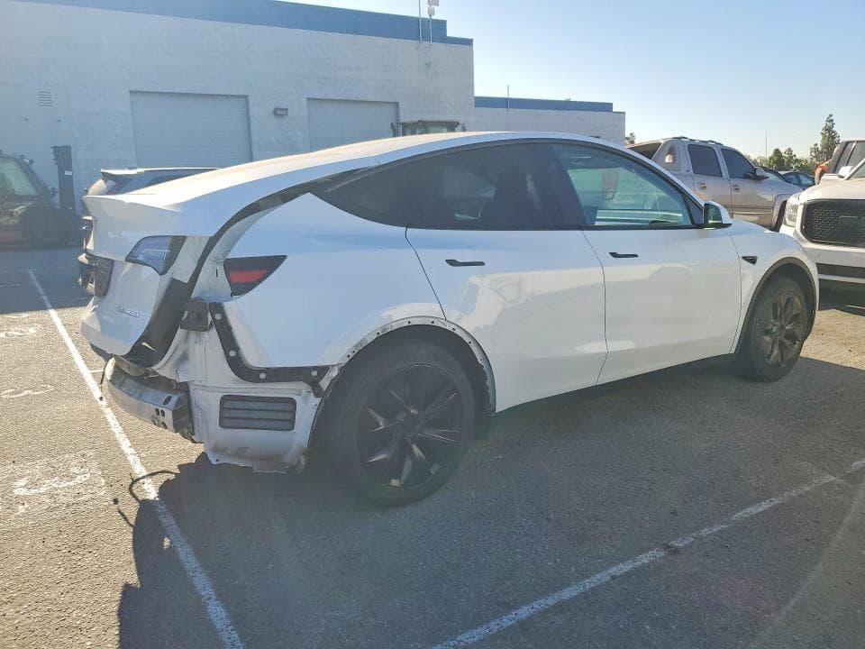 2024 TESLA MODEL Y 3
