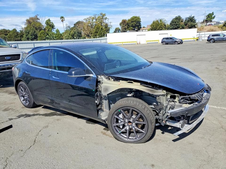 2018 TESLA MODEL 3 4