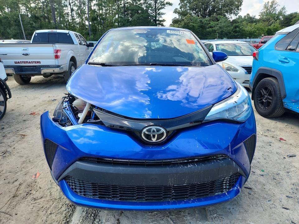 2020 TOYOTA C-HR XLE 5