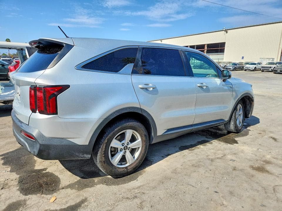 2022 KIA SORENTO LX 3