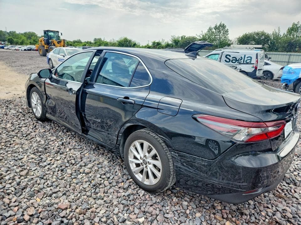 2021 TOYOTA CAMRY LE 2
