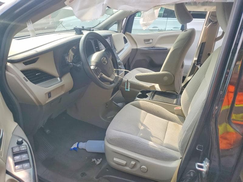 2019 TOYOTA SIENNA LE 7