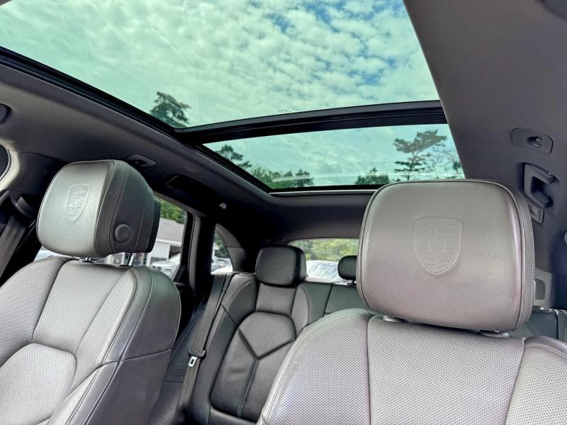 2018 PORSCHE MACAN S 9