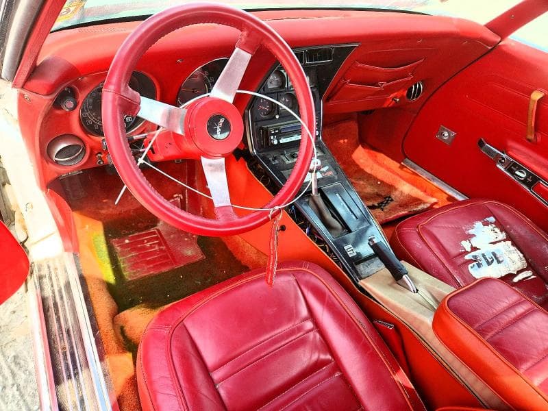 1977 CHEVROLET CORVETTE 8