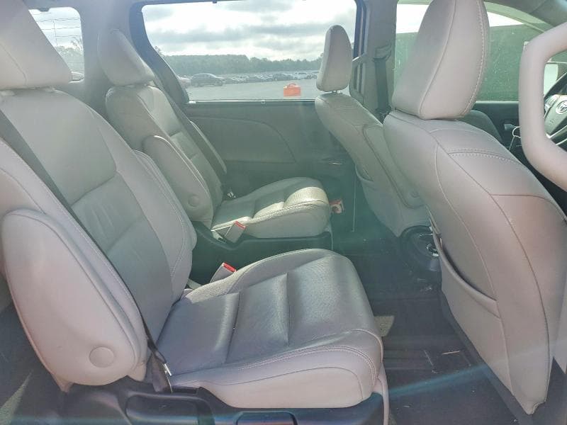 2018 TOYOTA SIENNA LIMITED PREMIUM 7-PASSENGER 11
