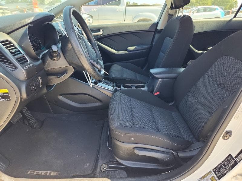2017 KIA FORTE LX 7