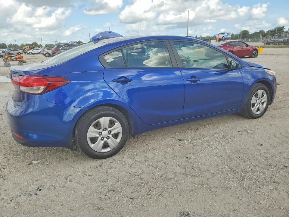 2017 KIA FORTE LX 3