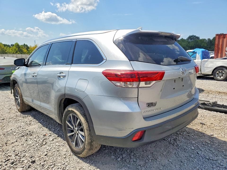 2017 TOYOTA HIGHLANDER XLE 2
