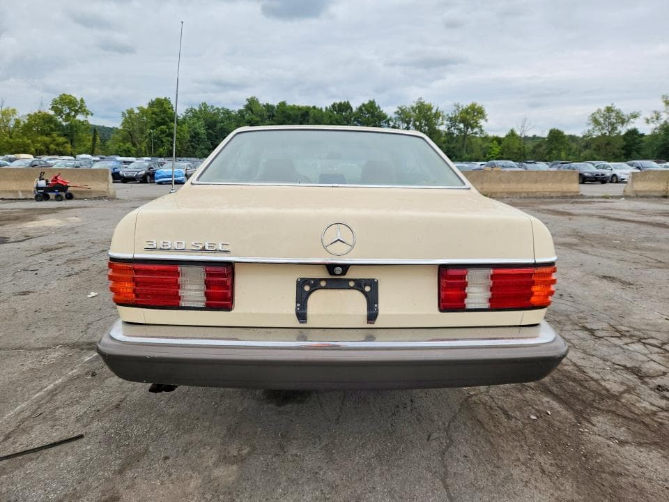 1982 MERCEDES-BENZ 380 SEC 6