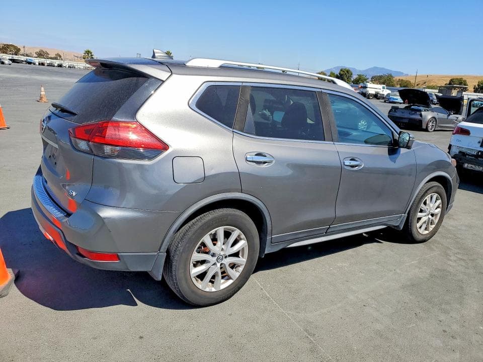2017 NISSAN ROGUE SV 3