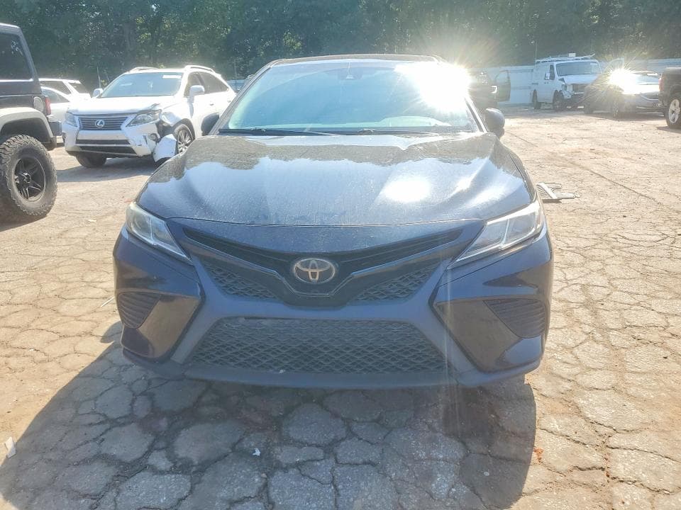 2018 TOYOTA CAMRY SE 5