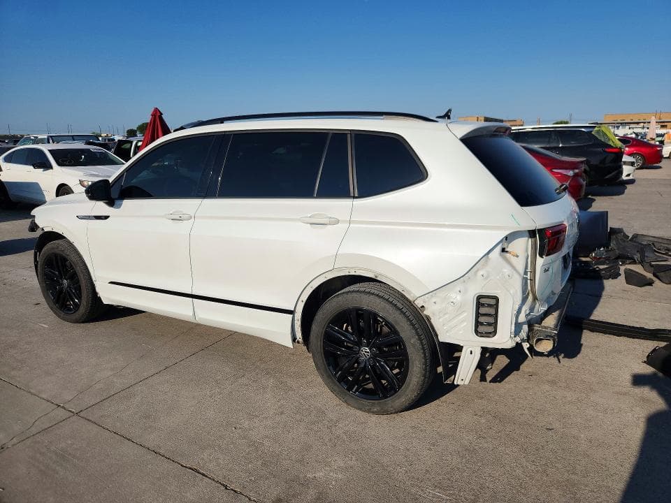 2022 VOLKSWAGEN TIGUAN SE R-LINE BLACK 2