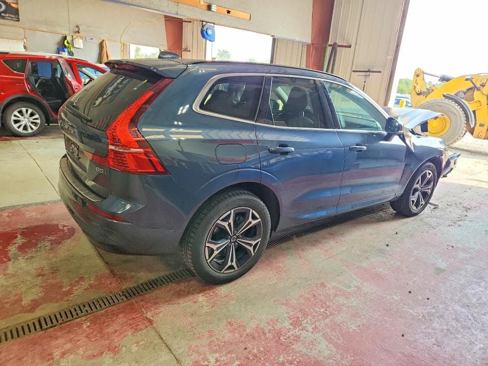 2022 VOLVO XC60 B5 MOMENTUM 3