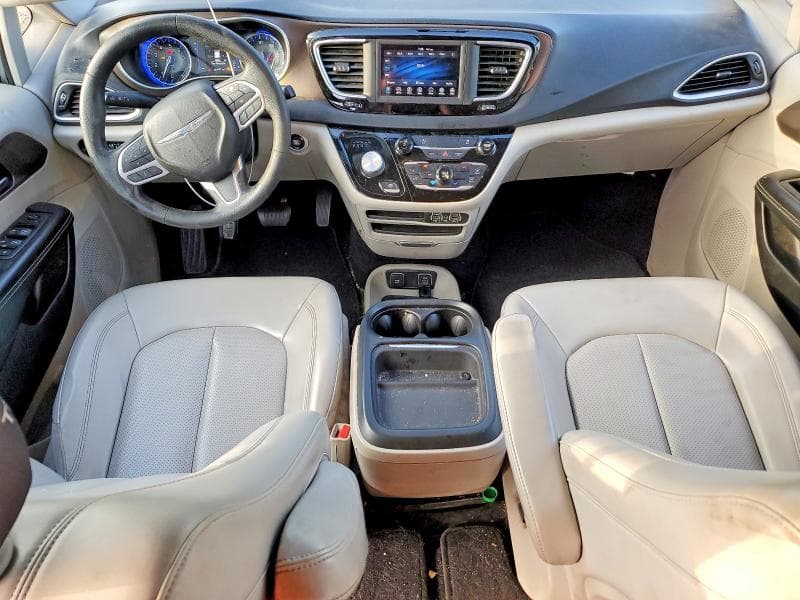 2021 CHRYSLER VOYAGER LXI 8