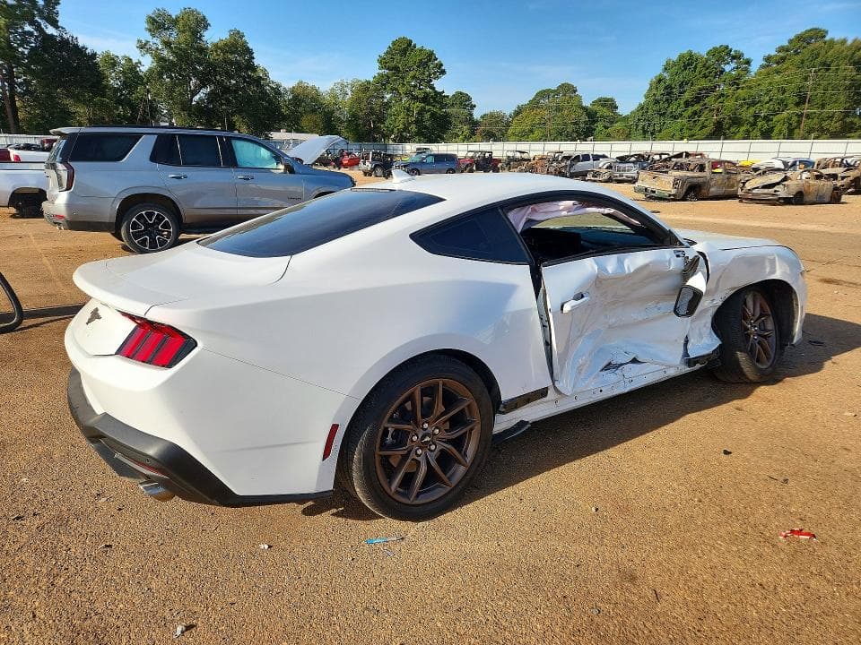 2025 FORD MUSTANG 3