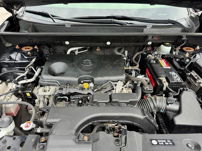2019 TOYOTA RAV4 LE 7