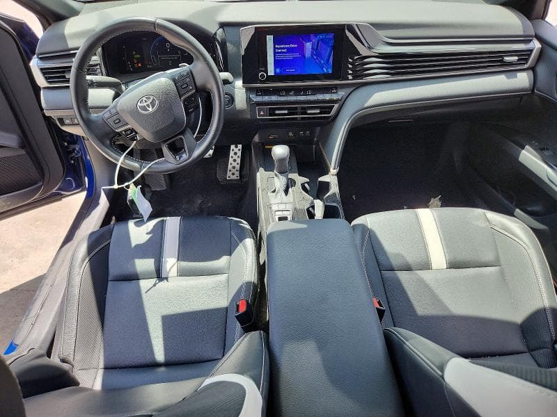 2025 TOYOTA CAMRY SE 8