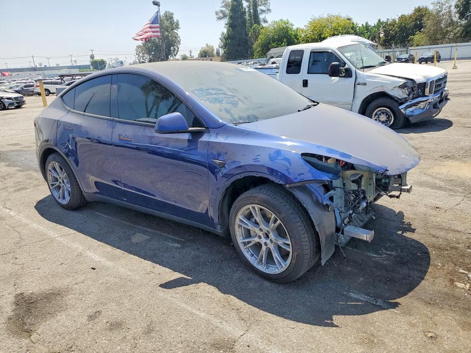 2023 TESLA MODEL Y 4