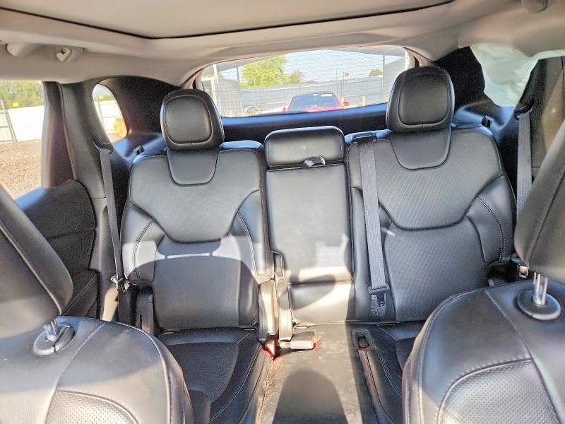 2019 JEEP CHEROKEE OVERLAND 10